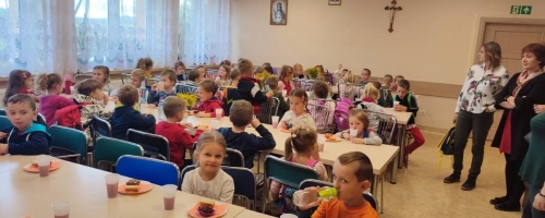      Przedszkolaki z wizytą w ŚDS w Porębach Wolskich 