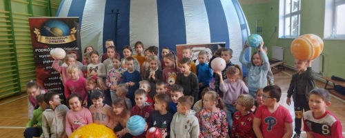 Mobilne Planetarium Orbitek w przedszkolu i szkole